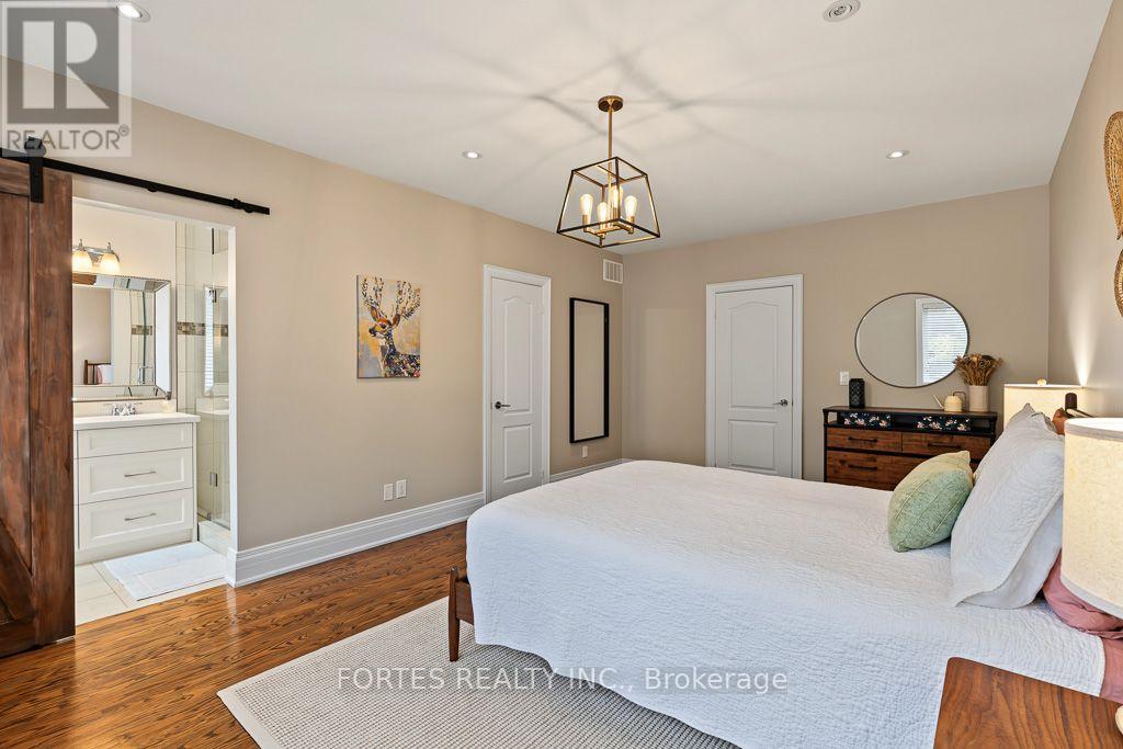 154 Holborne Avenue, Toronto, Ontario  M4C 2R6 - Photo 27 - E13840262