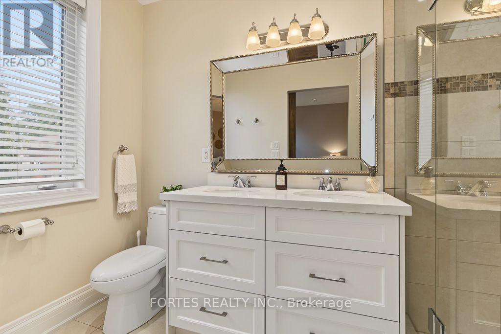 154 Holborne Avenue, Toronto, Ontario  M4C 2R6 - Photo 28 - E13840262