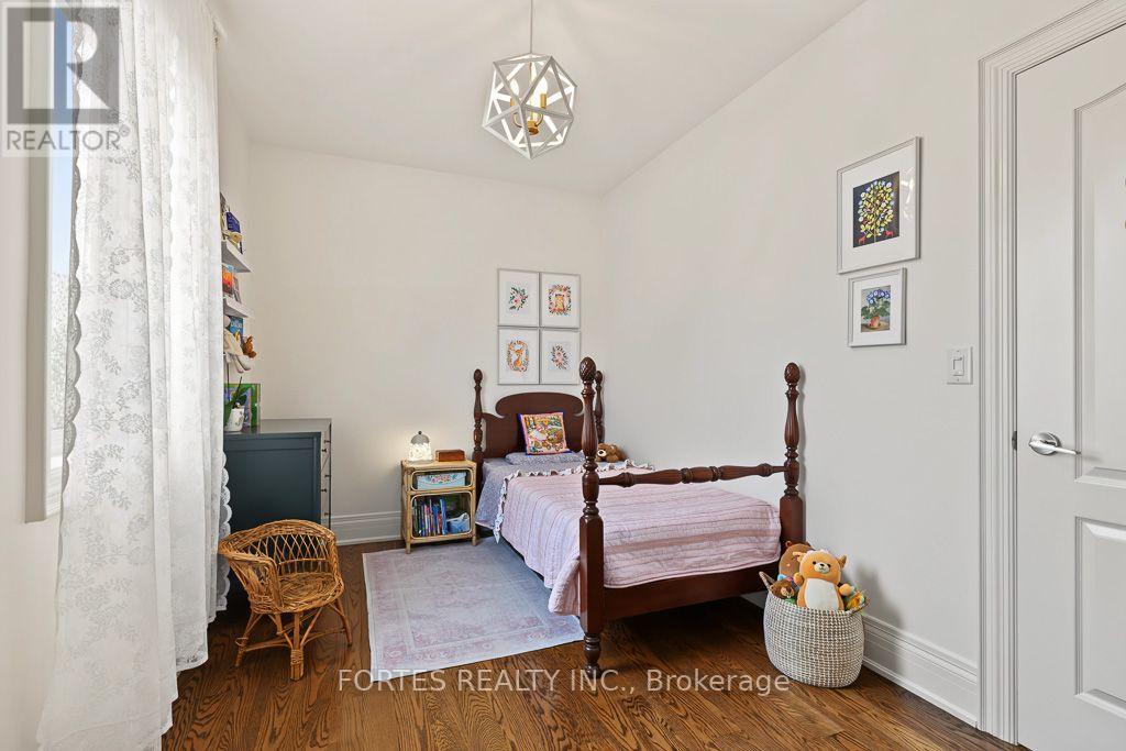 154 Holborne Avenue, Toronto, Ontario  M4C 2R6 - Photo 31 - E13840262