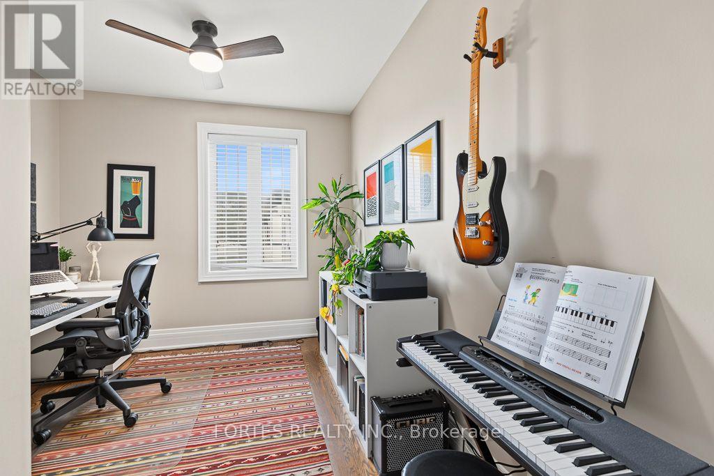 154 Holborne Avenue, Toronto, Ontario  M4C 2R6 - Photo 36 - E13840262