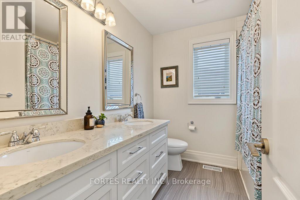 154 Holborne Avenue, Toronto, Ontario  M4C 2R6 - Photo 37 - E13840262