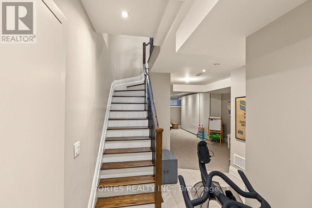154 Holborne Avenue, Toronto, Ontario  M4C 2R6 - Photo 39 - E13840262