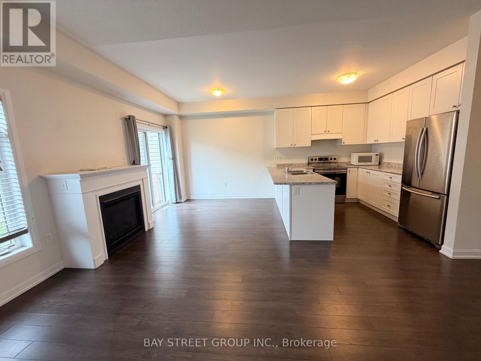 45 LONGSHORE WAY