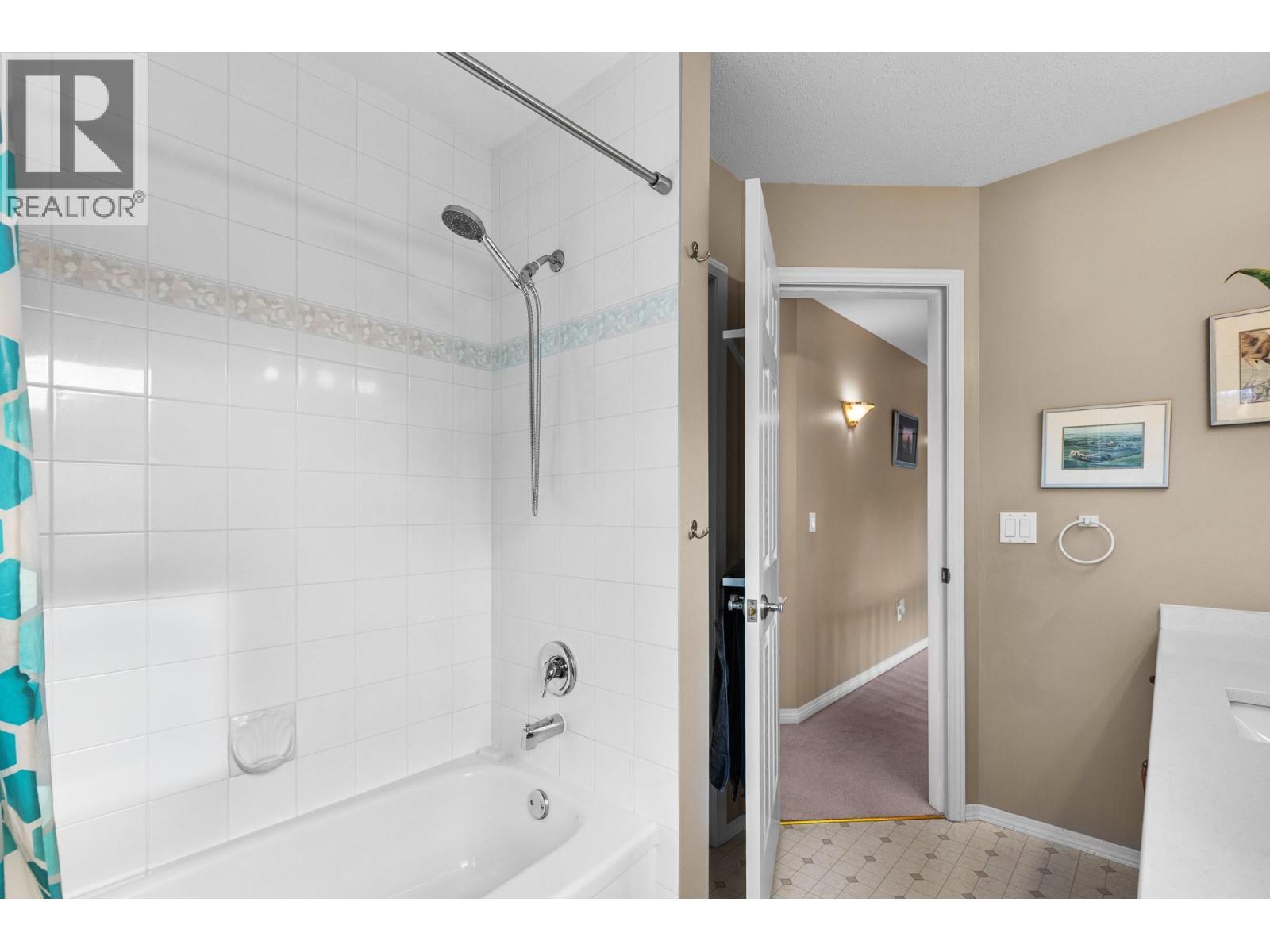 138 Applebrooke Crescent, Kelowna, British Columbia  V1V 1W4 - Photo 60 - 10402125