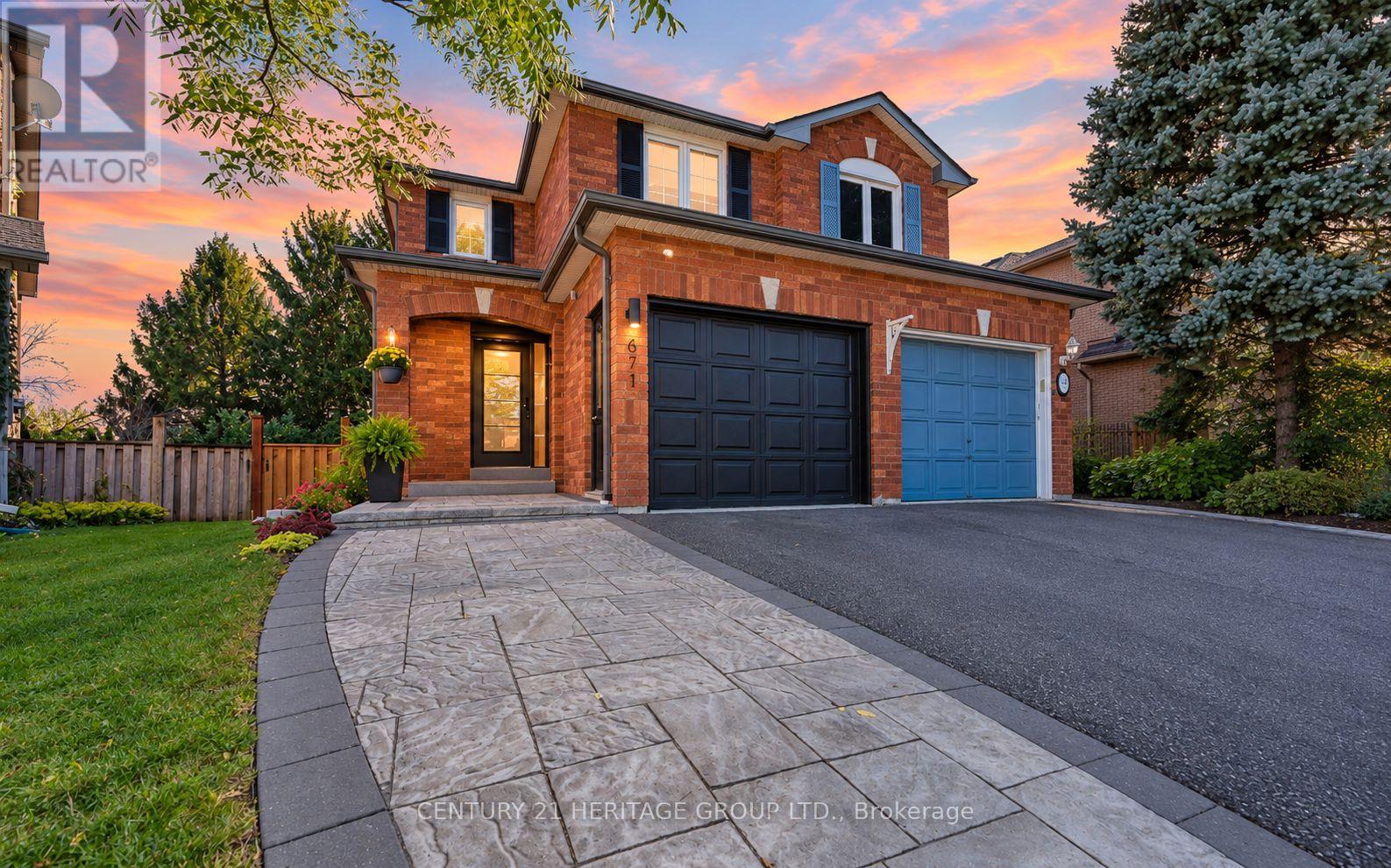 671 WALPOLE CRESCENT, Newmarket, Ontario