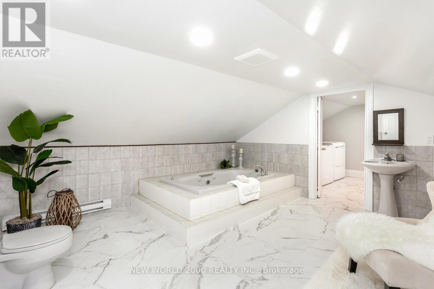 8071 Kipling Avenue, Vaughan, Ontario  L4L 2A2 - Photo 34 - N13840178