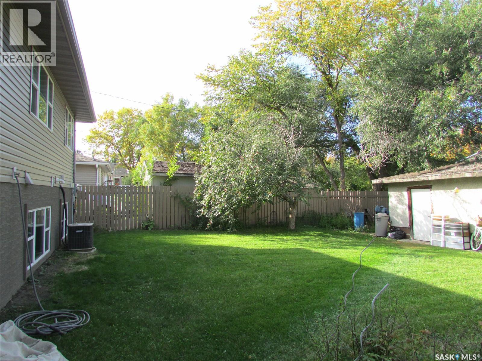 204 19th Avenue, Regina, Saskatchewan  S4N 1N1 - Photo 3 - SK049740