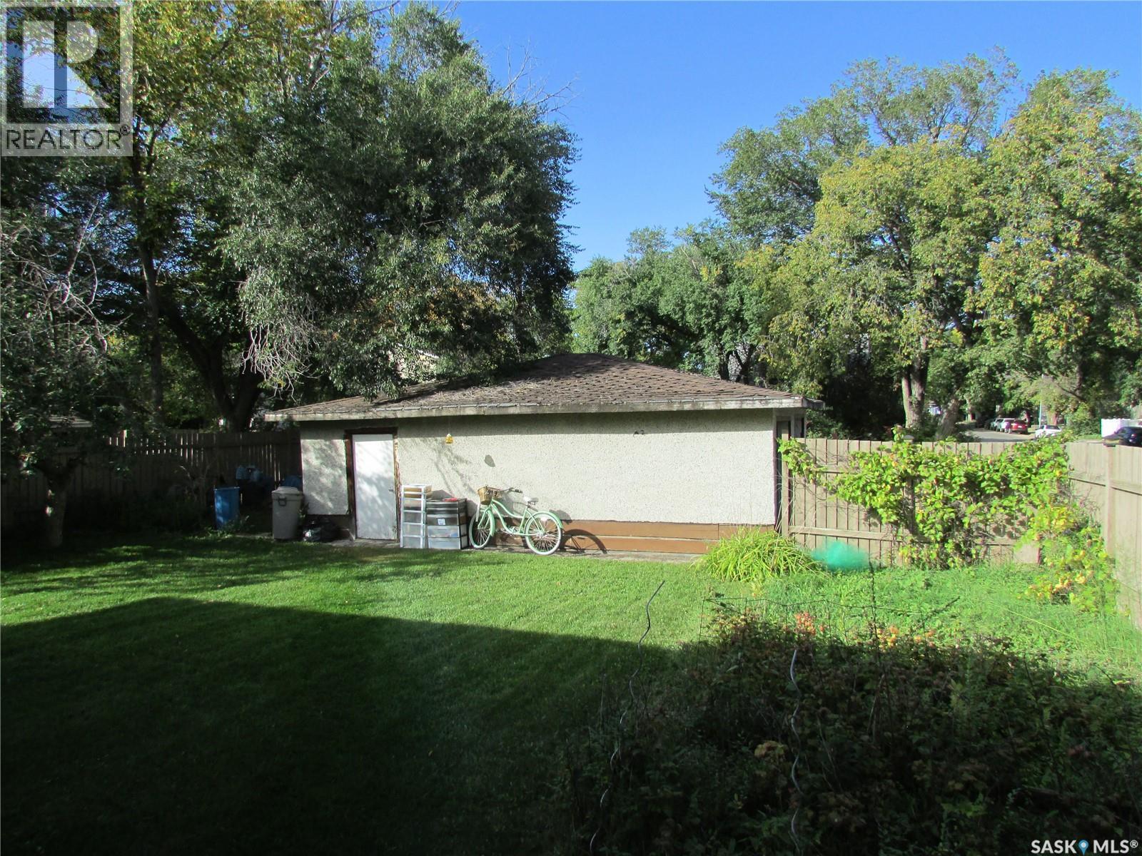 204 19th Avenue, Regina, Saskatchewan  S4N 1N1 - Photo 4 - SK049740