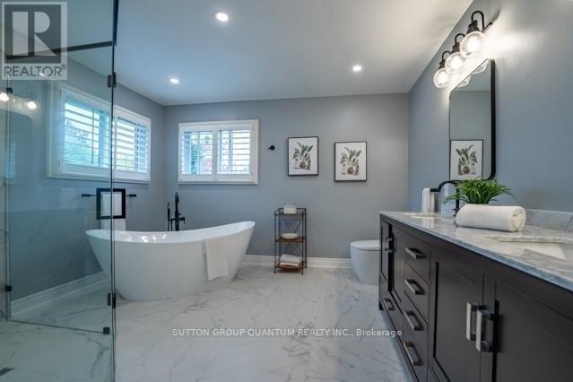 1117 Valleybrook Drive, Oakville, Ontario  L6H 4N1 - Photo 12 - W13840128