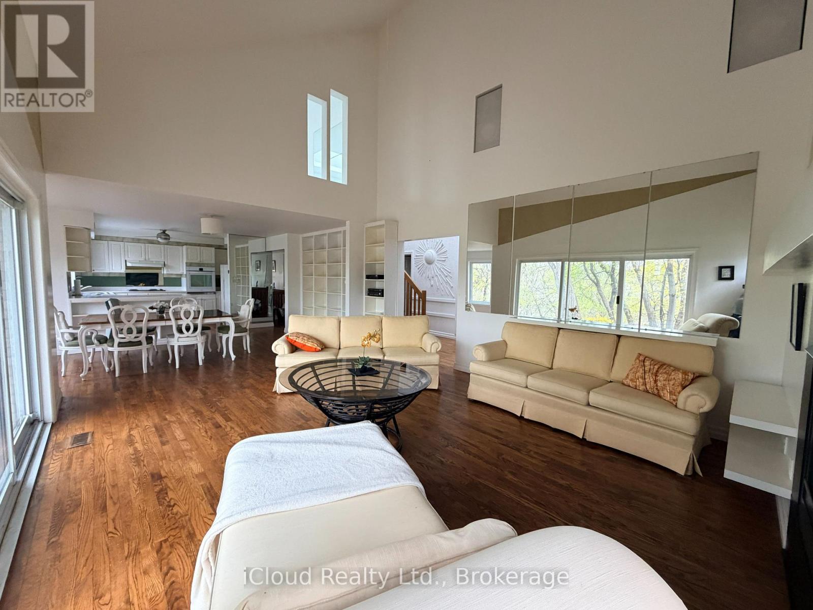 176 Wyndham Street, Mississauga, Ontario  L5M 1N5 - Photo 10 - W13840132