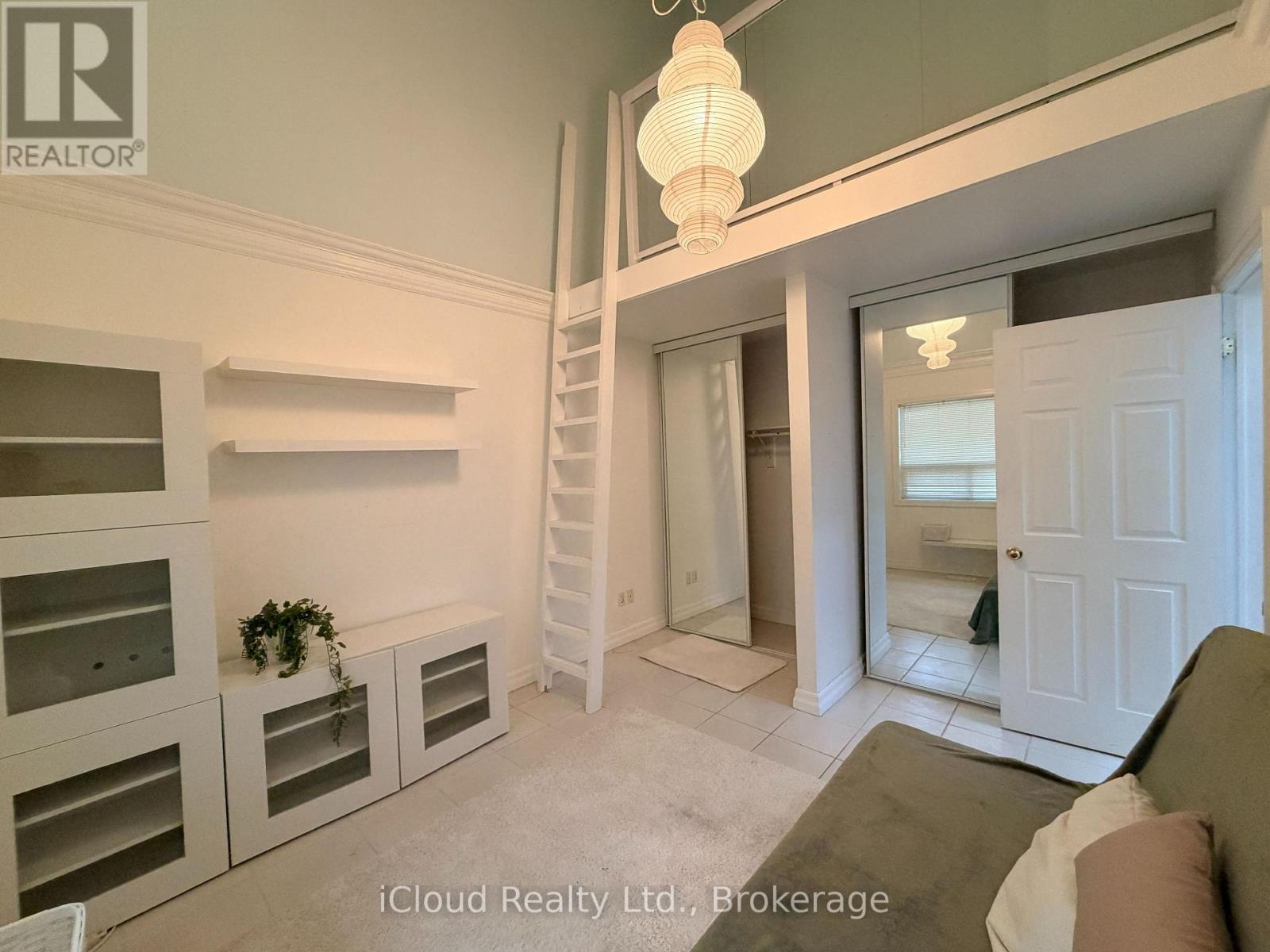 176 Wyndham Street, Mississauga, Ontario  L5M 1N5 - Photo 20 - W13840132