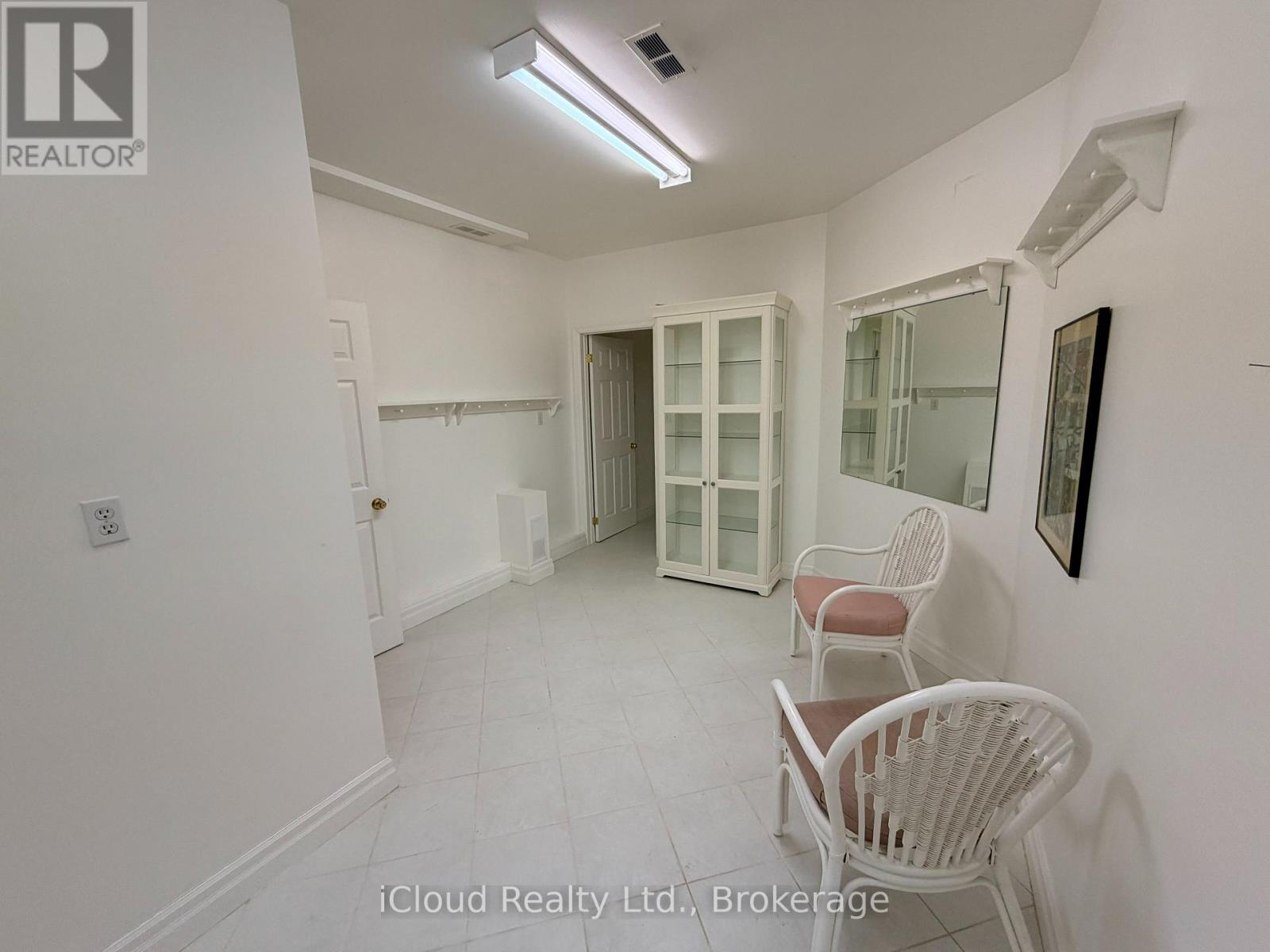 176 Wyndham Street, Mississauga, Ontario  L5M 1N5 - Photo 22 - W13840132