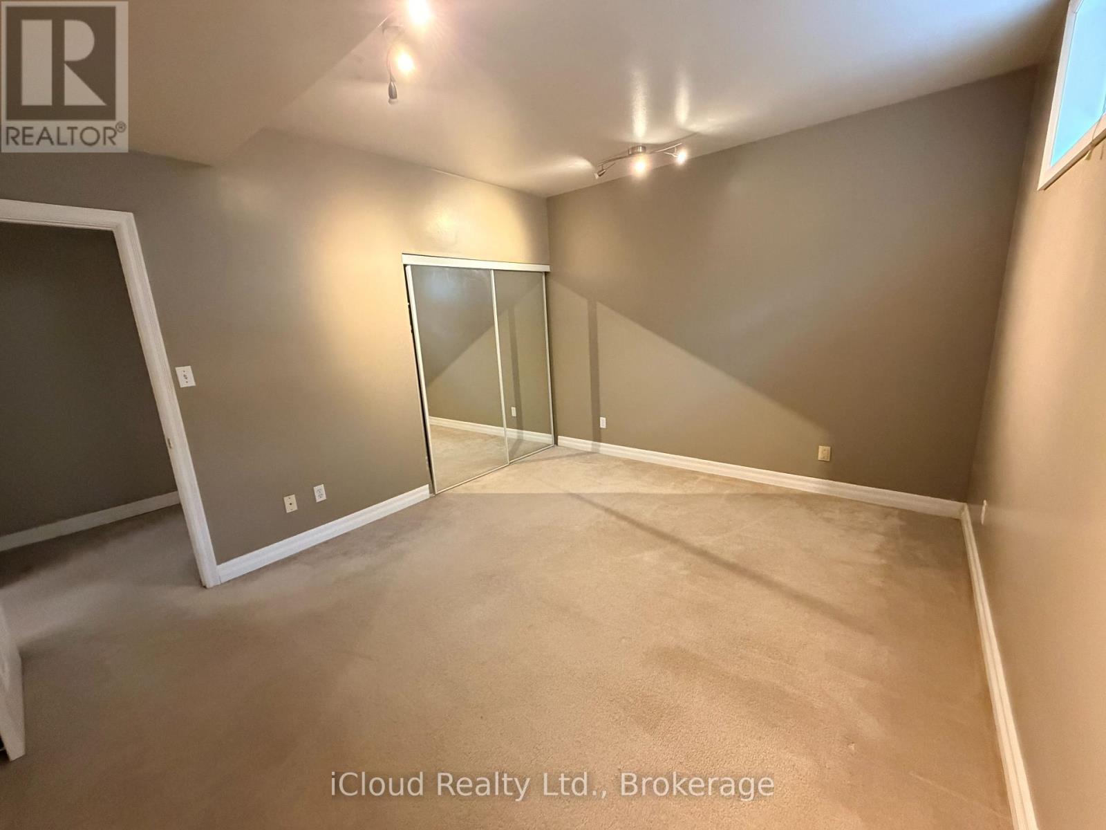 176 Wyndham Street, Mississauga, Ontario  L5M 1N5 - Photo 30 - W13840132