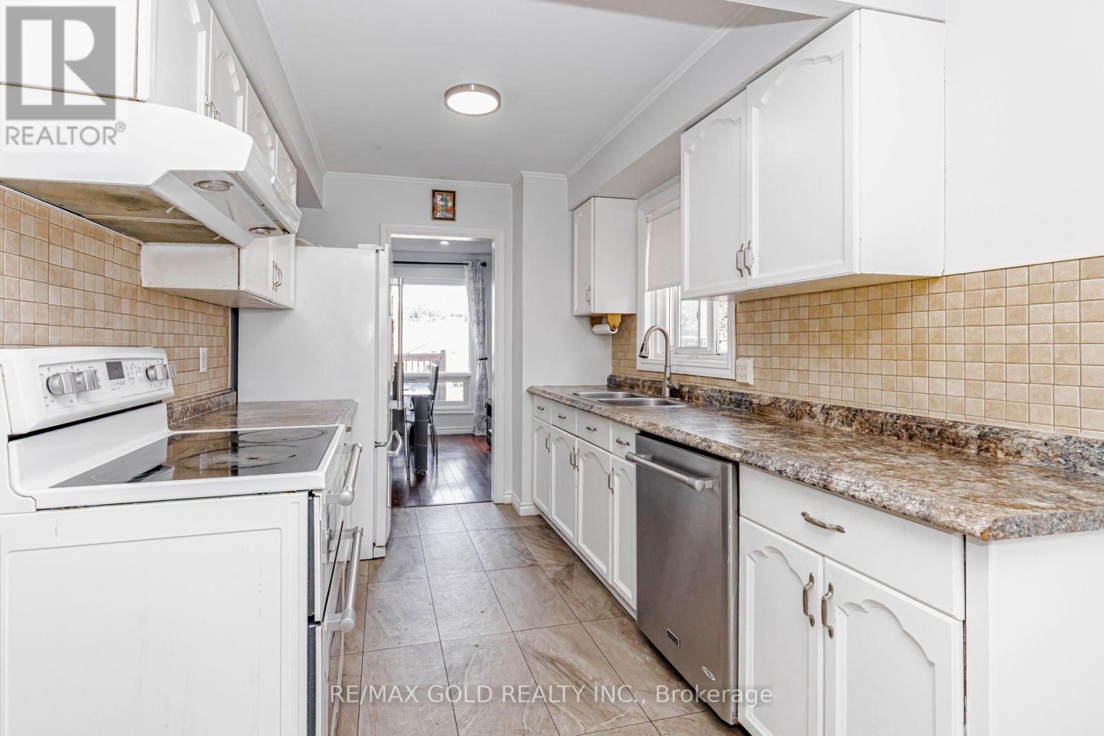 240 Simmons Boulevard, Brampton, Ontario  L6V 3Y1 - Photo 13 - W13840194