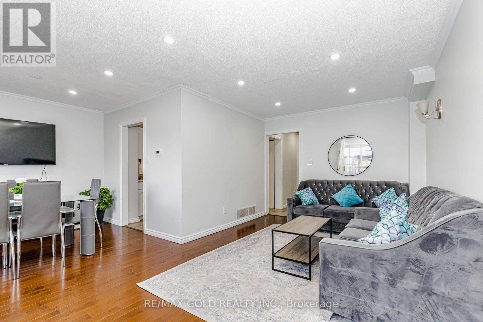 240 Simmons Boulevard, Brampton, Ontario  L6V 3Y1 - Photo 6 - W13840194