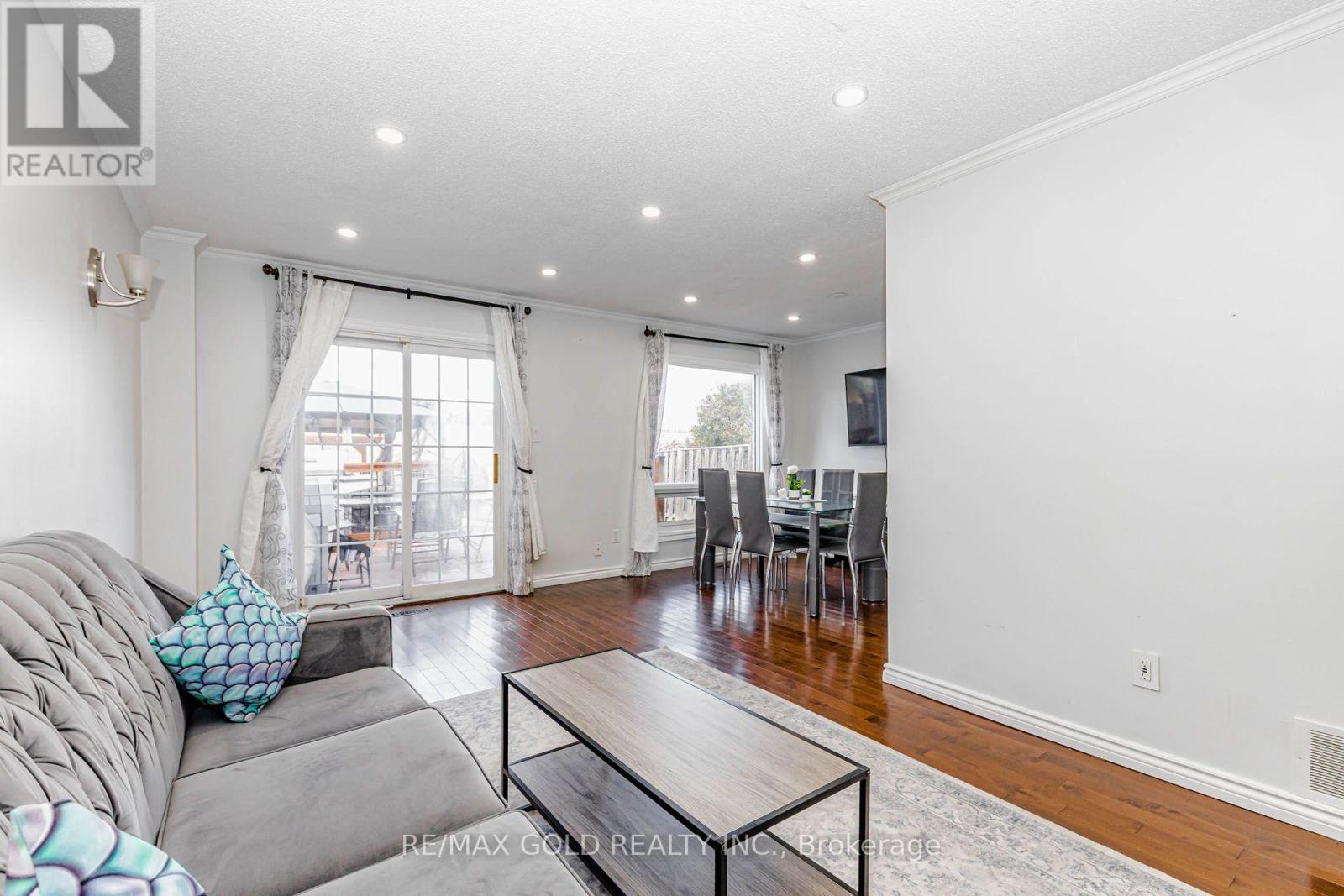 240 Simmons Boulevard, Brampton, Ontario  L6V 3Y1 - Photo 7 - W13840194