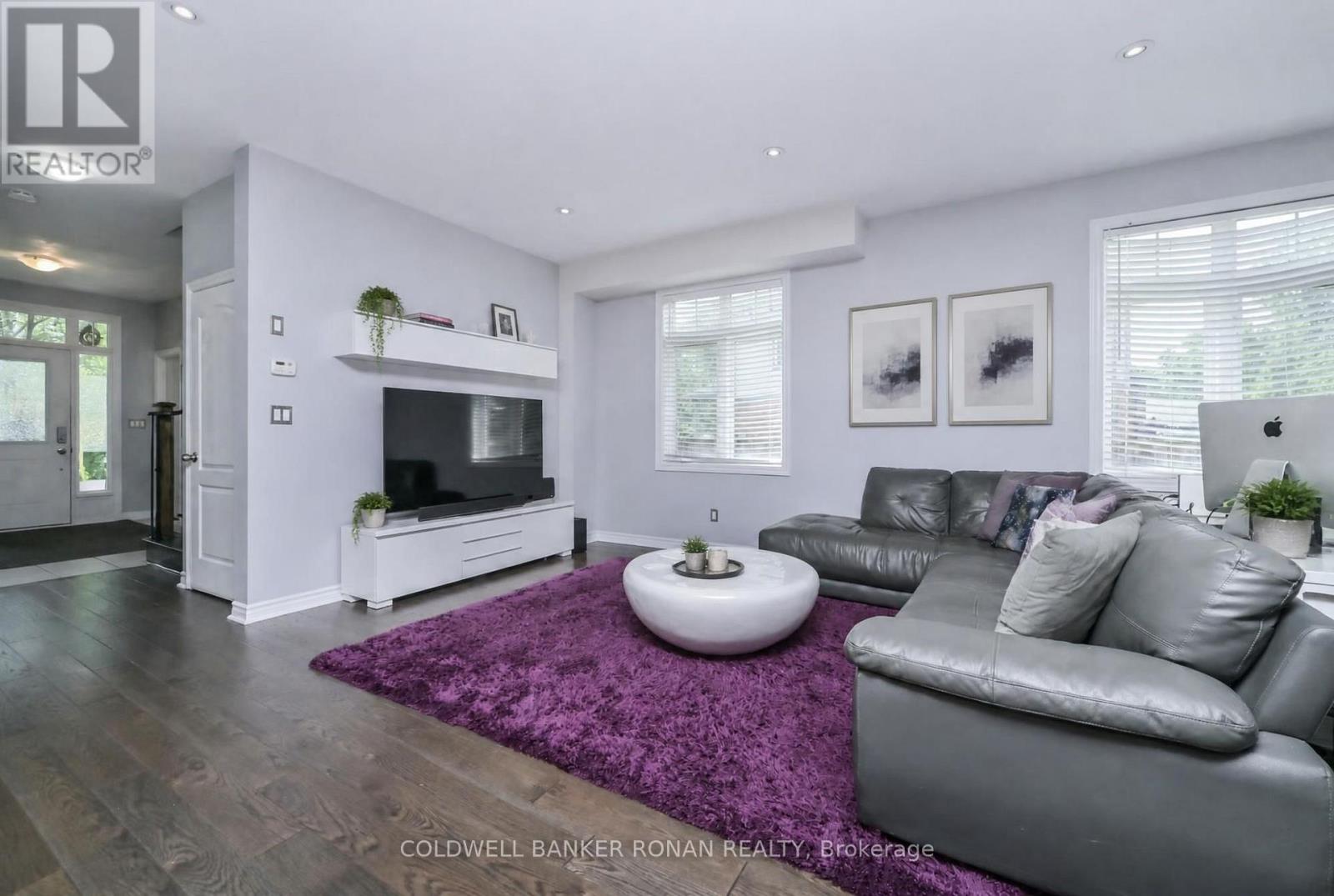 2375 Glenwood School Drive, Burlington, Ontario  L7R 3R9 - Photo 4 - W13701822