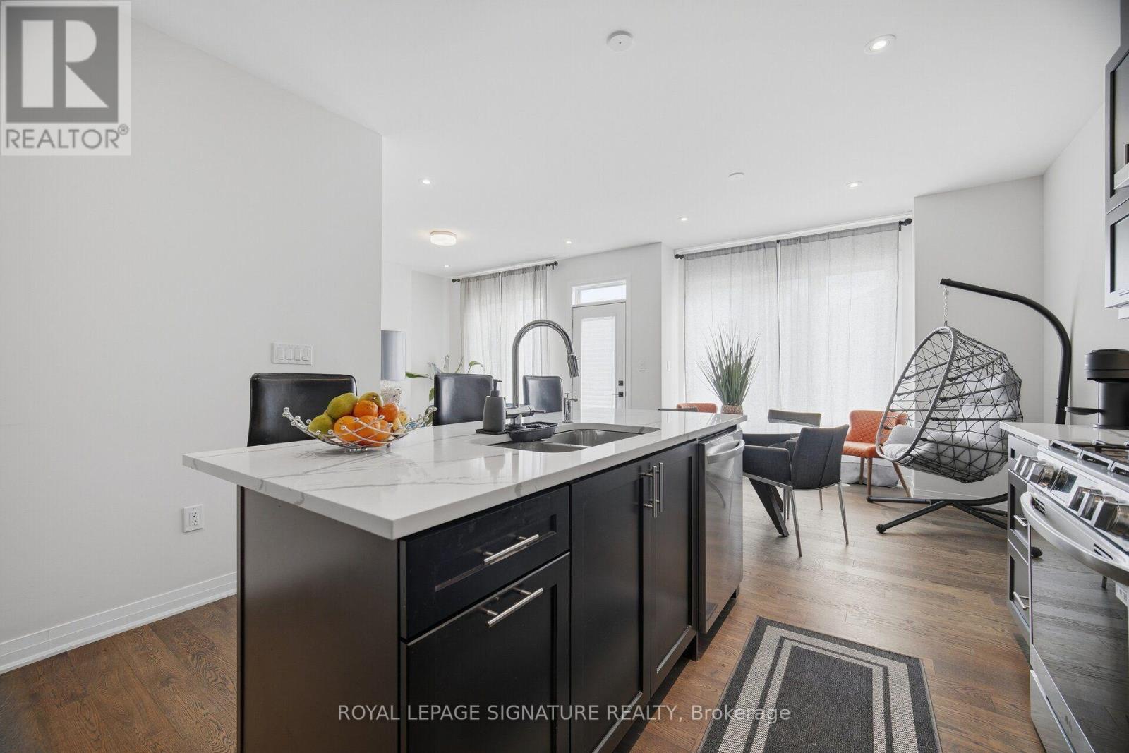 94 Settlers Road E, Oakville, Ontario  L6H 7W5 - Photo 10 - W13840224