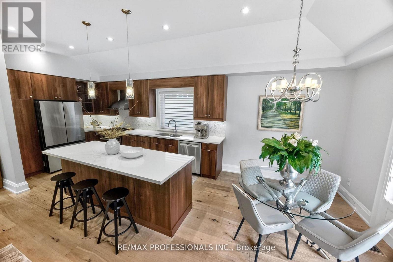 57 Merrygale Crescent, Toronto, Ontario  M9B 5N9 - Photo 14 - W13840236