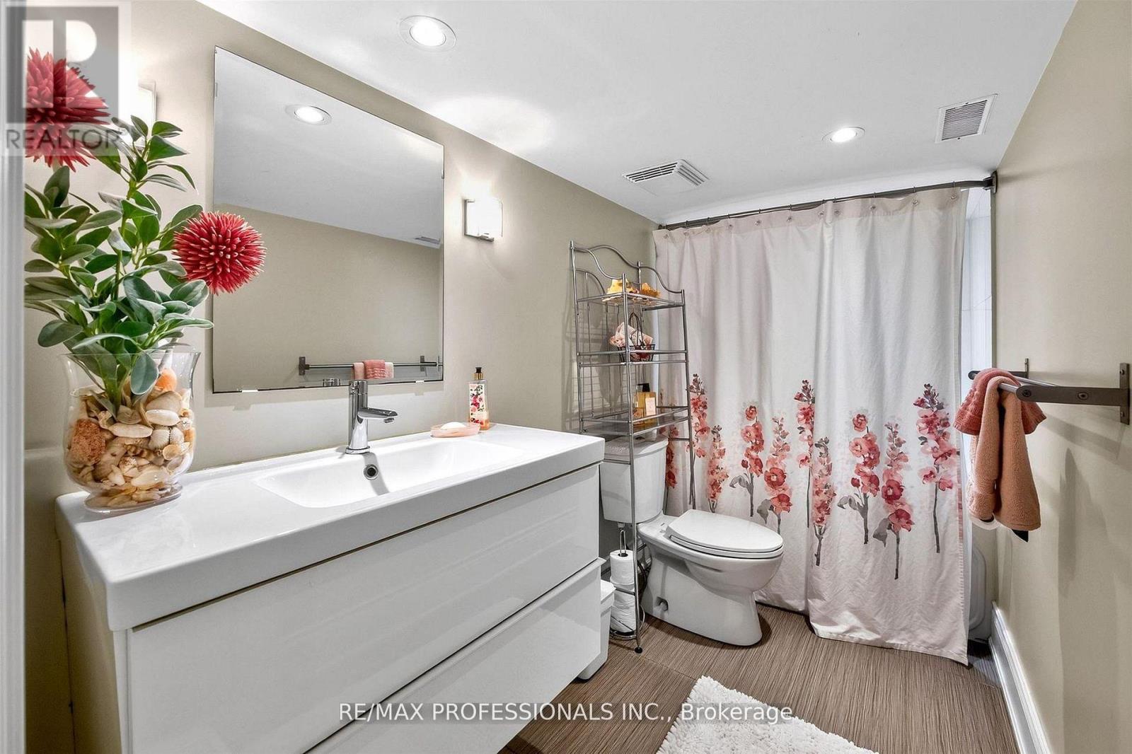 57 Merrygale Crescent, Toronto, Ontario  M9B 5N9 - Photo 24 - W13840236