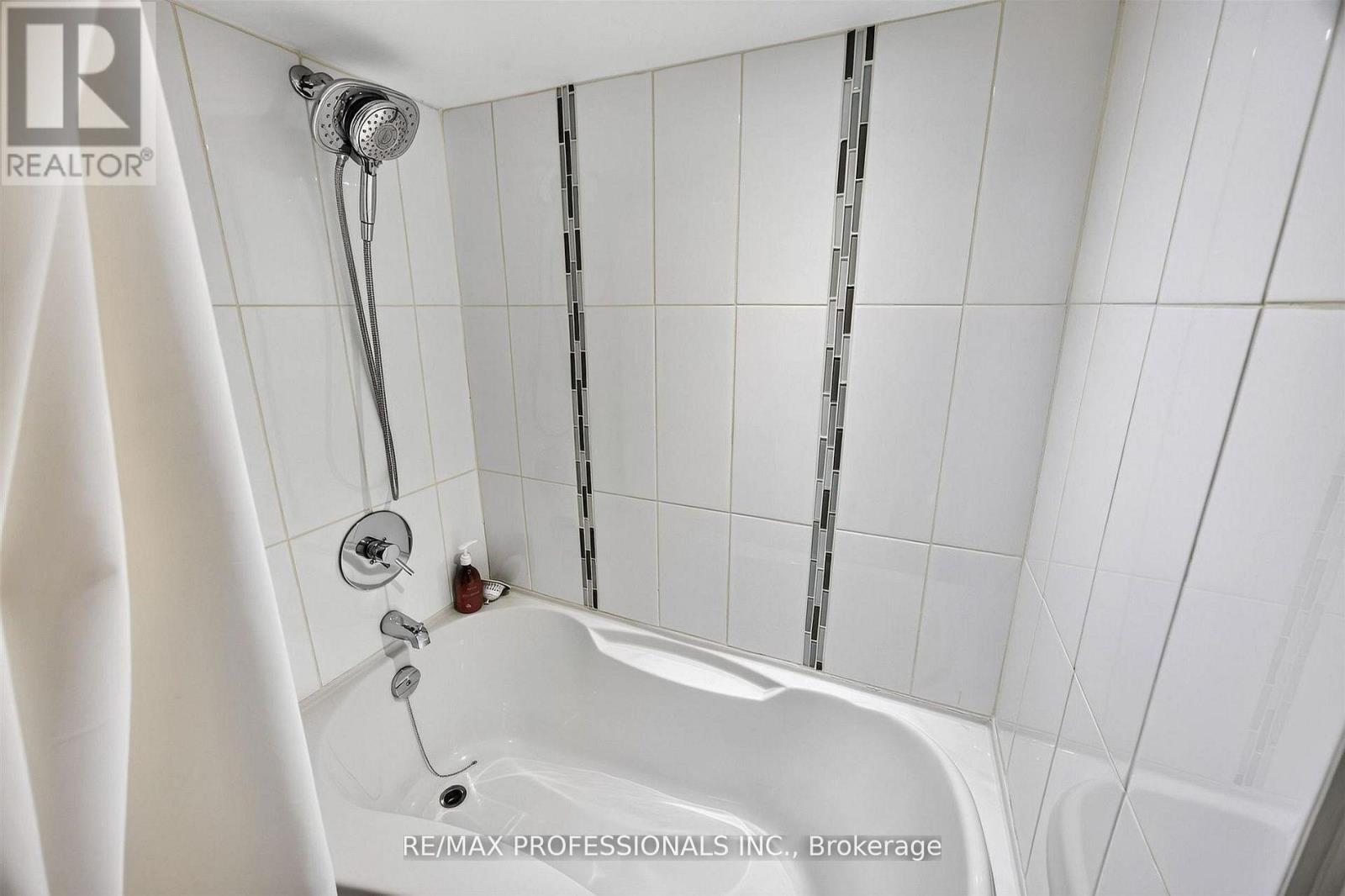 57 Merrygale Crescent, Toronto, Ontario  M9B 5N9 - Photo 33 - W13840236