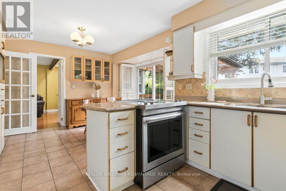 2192 Castlestone Court, Mississauga, Ontario  L5B 1Y1 - Photo 15 - W13840370