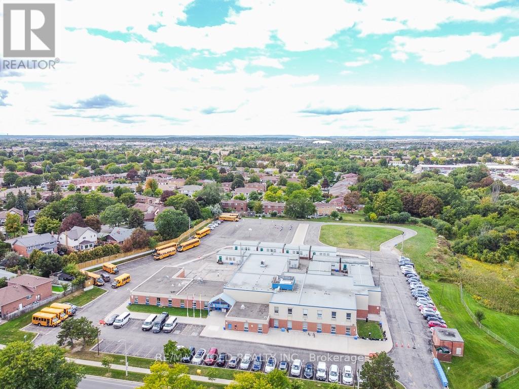 55 Malcolm Crescent, Brampton, Ontario  L6S 3C7 - Photo 48 - W13792316