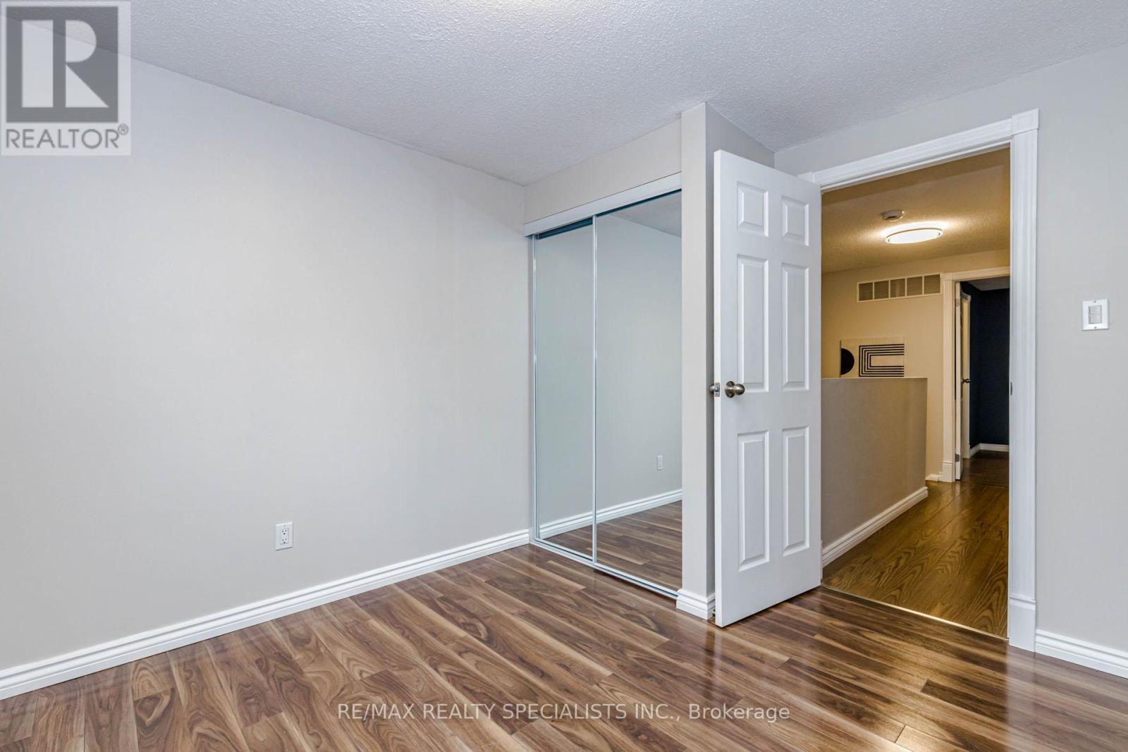 6317 Martel Court, Mississauga, Ontario  L5N 3H6 - Photo 34 - W13836250