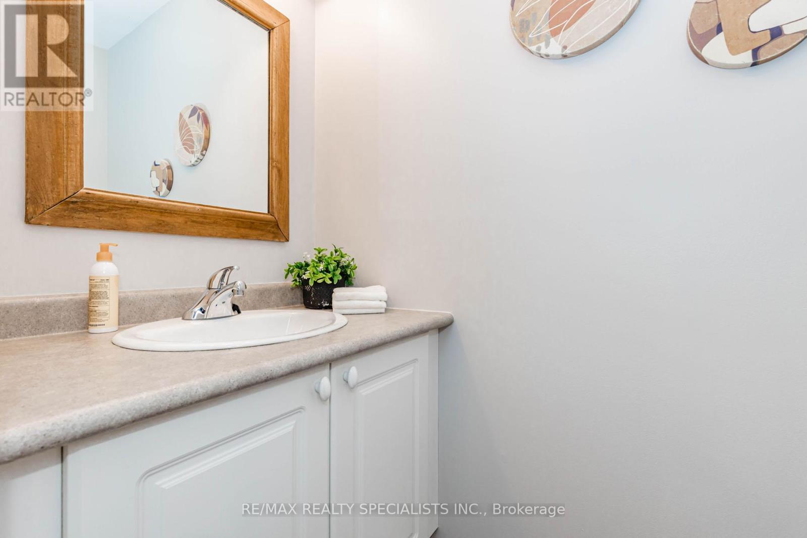 6317 Martel Court, Mississauga, Ontario  L5N 3H6 - Photo 22 - W13836250