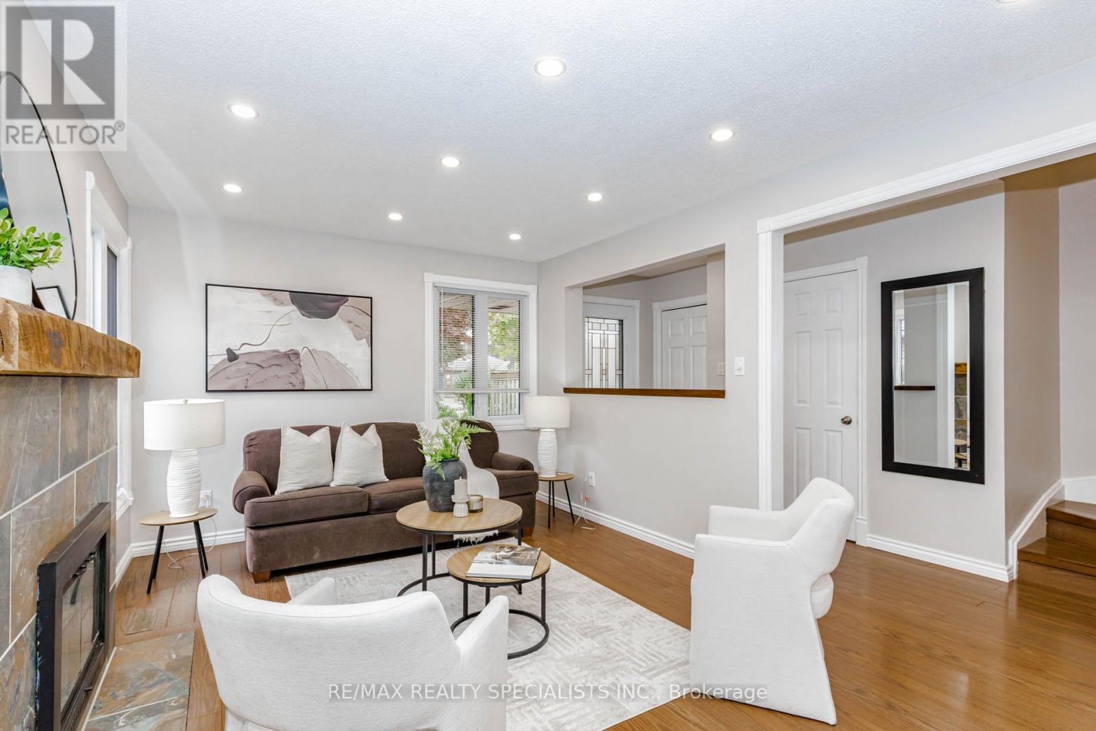 6317 Martel Court, Mississauga, Ontario  L5N 3H6 - Photo 6 - W13836250