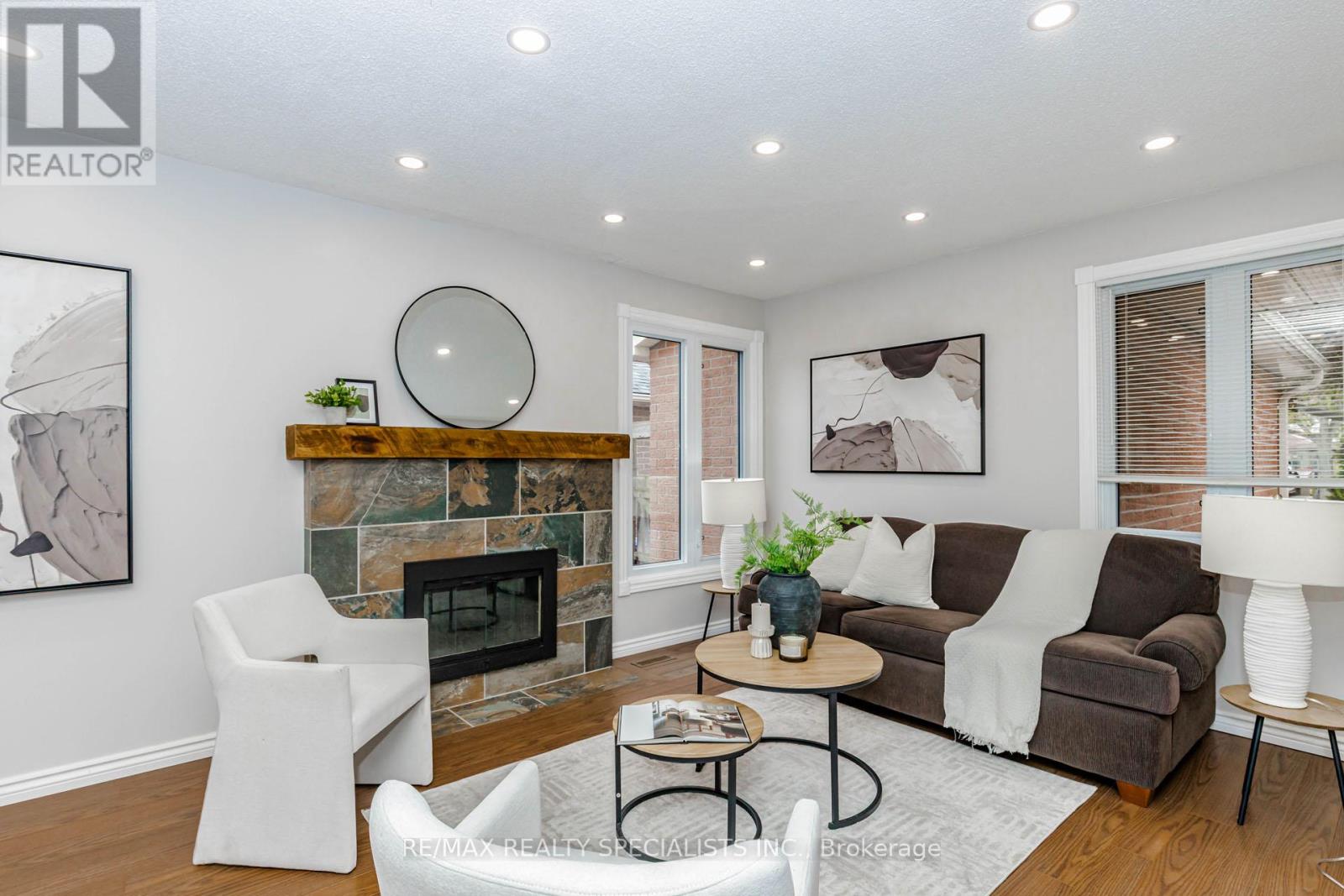 6317 Martel Court, Mississauga, Ontario  L5N 3H6 - Photo 5 - W13836250
