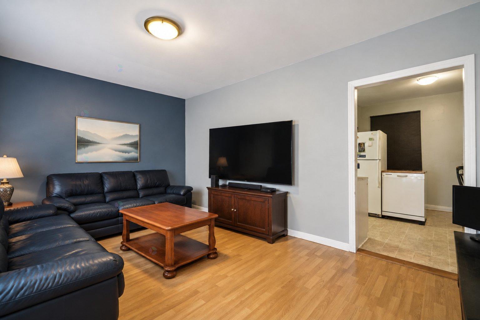 705 Rue Bourgeoys Montréal (Le Sud-Ouest) Quebec Canada H3K2M5 5