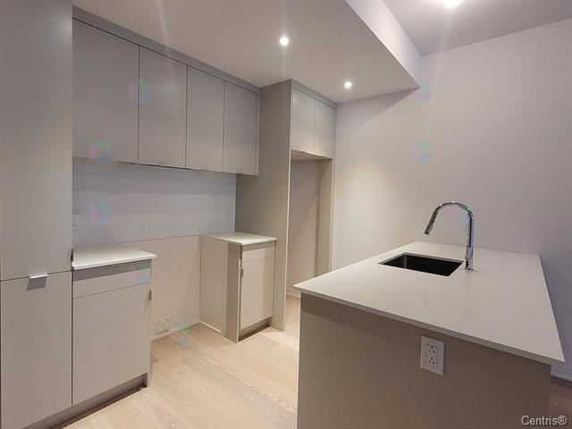 1485 Rue des Bassins|#233 Montréal (Le Sud-Ouest) Quebec Canada H3C1B7 2