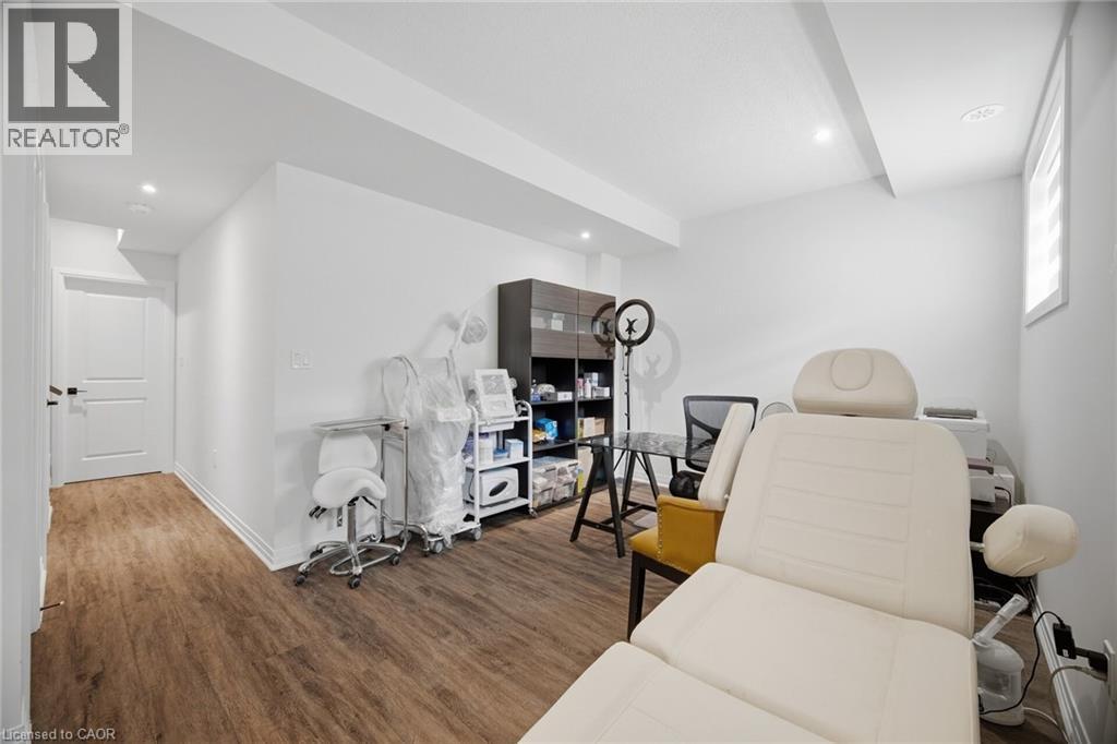 94 E Settlers Road E, Oakville, Ontario  L6H 7W5 - Photo 44 - 40867395
