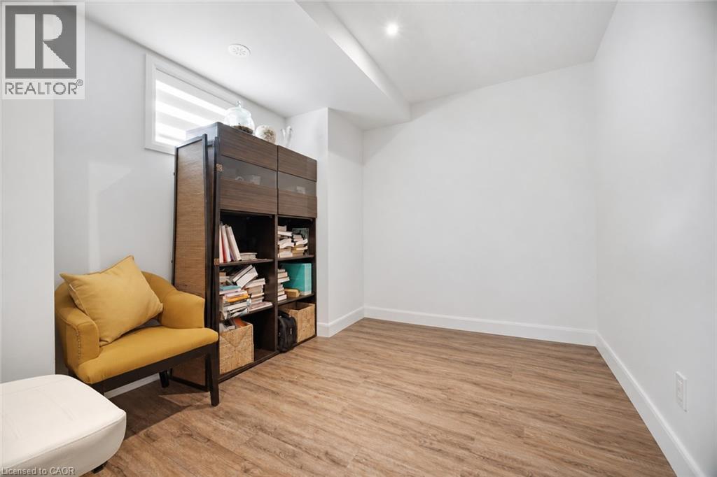 94 E Settlers Road E, Oakville, Ontario  L6H 7W5 - Photo 47 - 40867395
