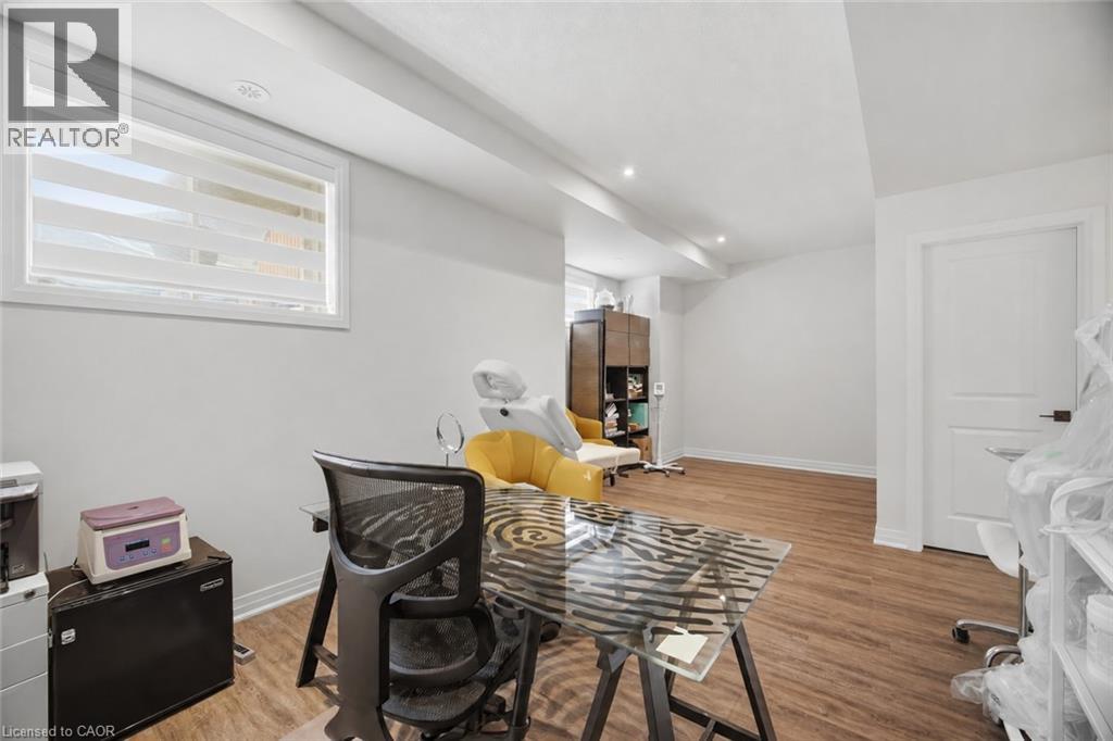 94 E Settlers Road E, Oakville, Ontario  L6H 7W5 - Photo 46 - 40867395
