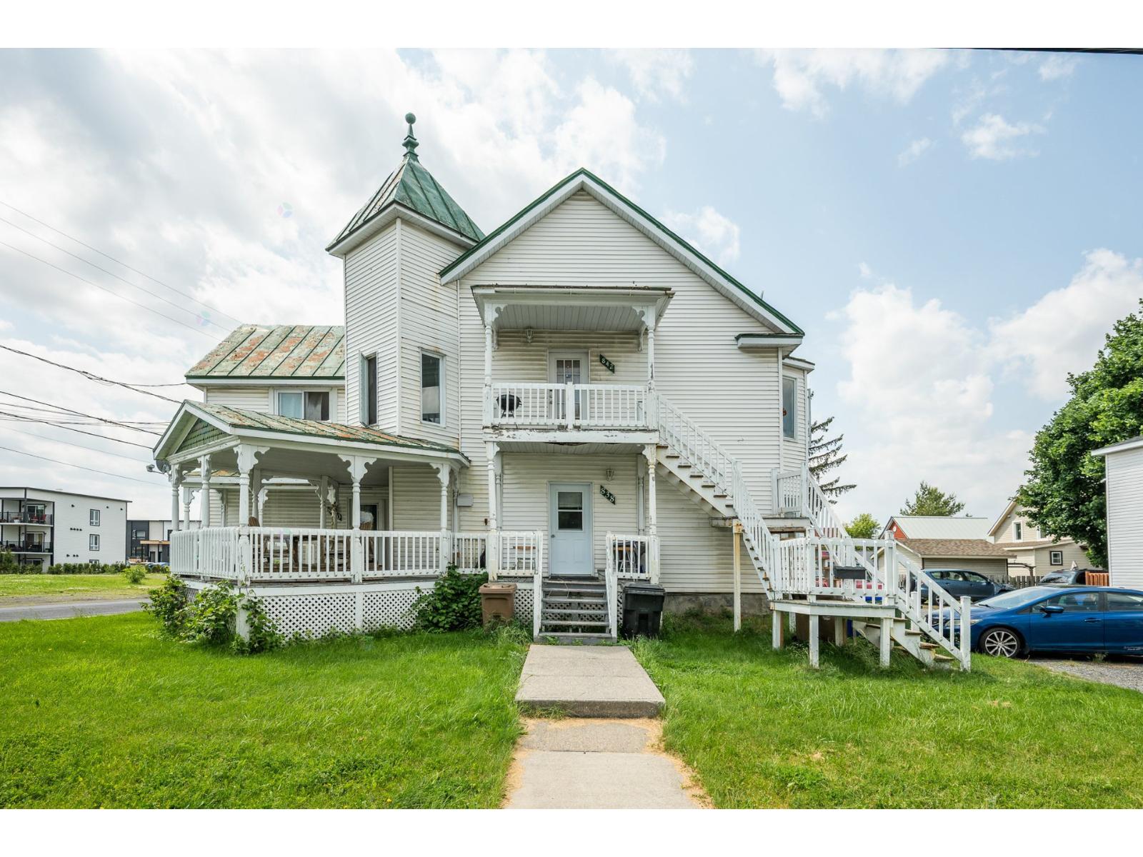 838-842 Rue St-Charles Marieville Quebec Canada J3M1H9