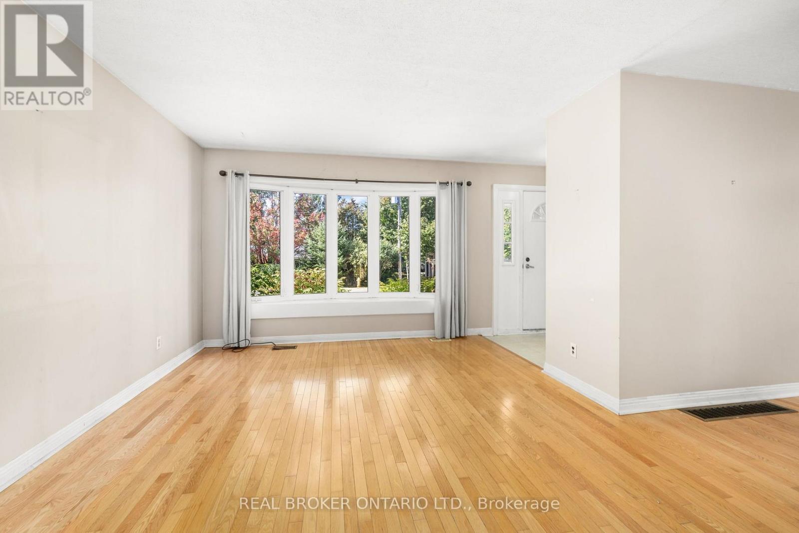 5261 Mclean Crescent, Ottawa, Ontario  K4M 1G1 - Photo 4 - X13840486