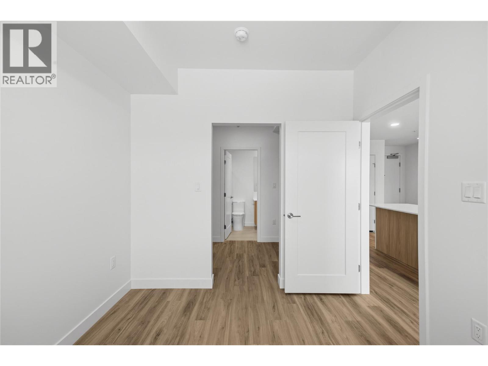 270 Riverside Drive Unit# 617