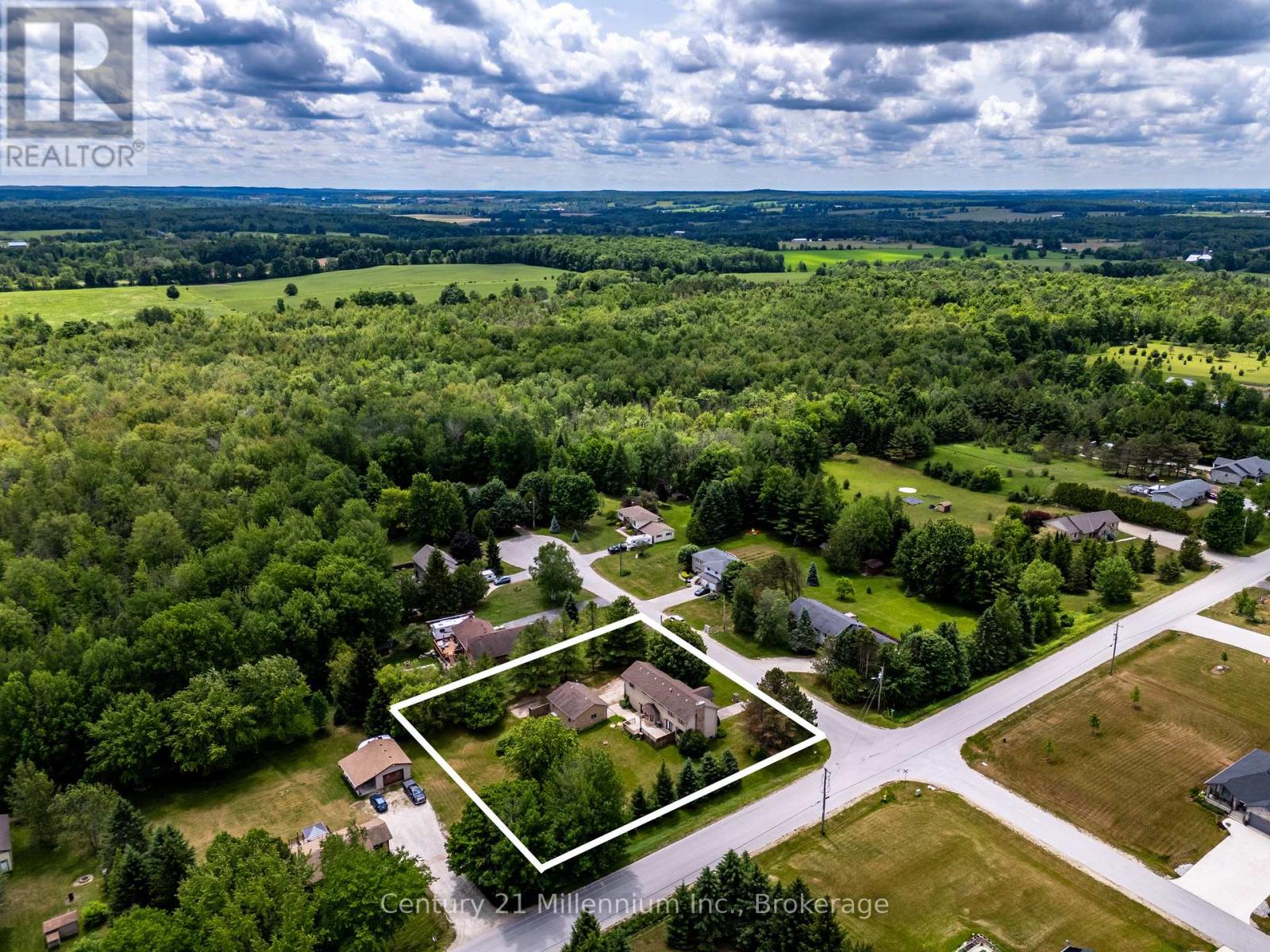 103 CEDAR COURT, Chatsworth, Ontario