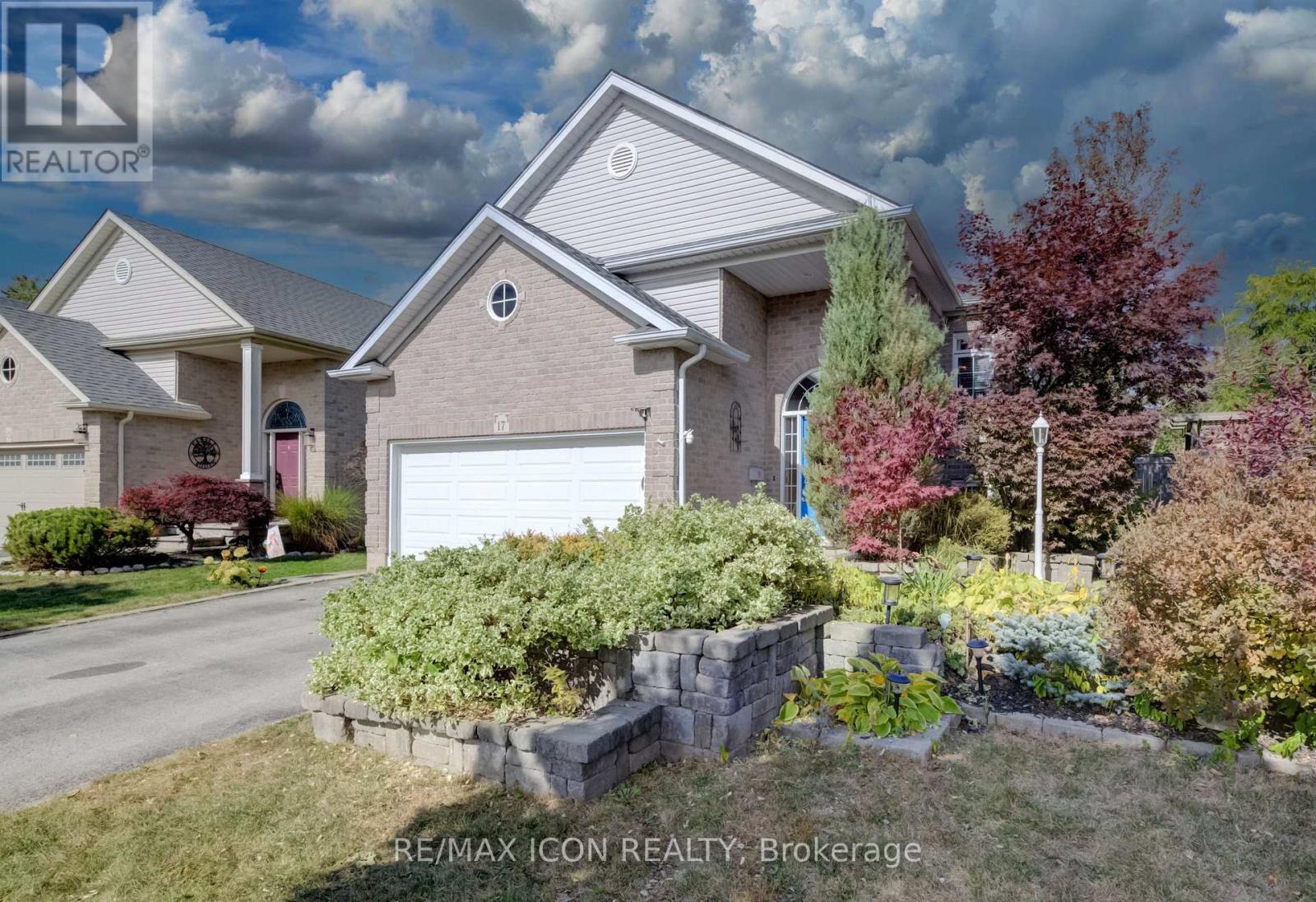 17 Kingsley Road, Halton Hills, Ontario  L7J 2Z5 - Photo 3 - W13839716