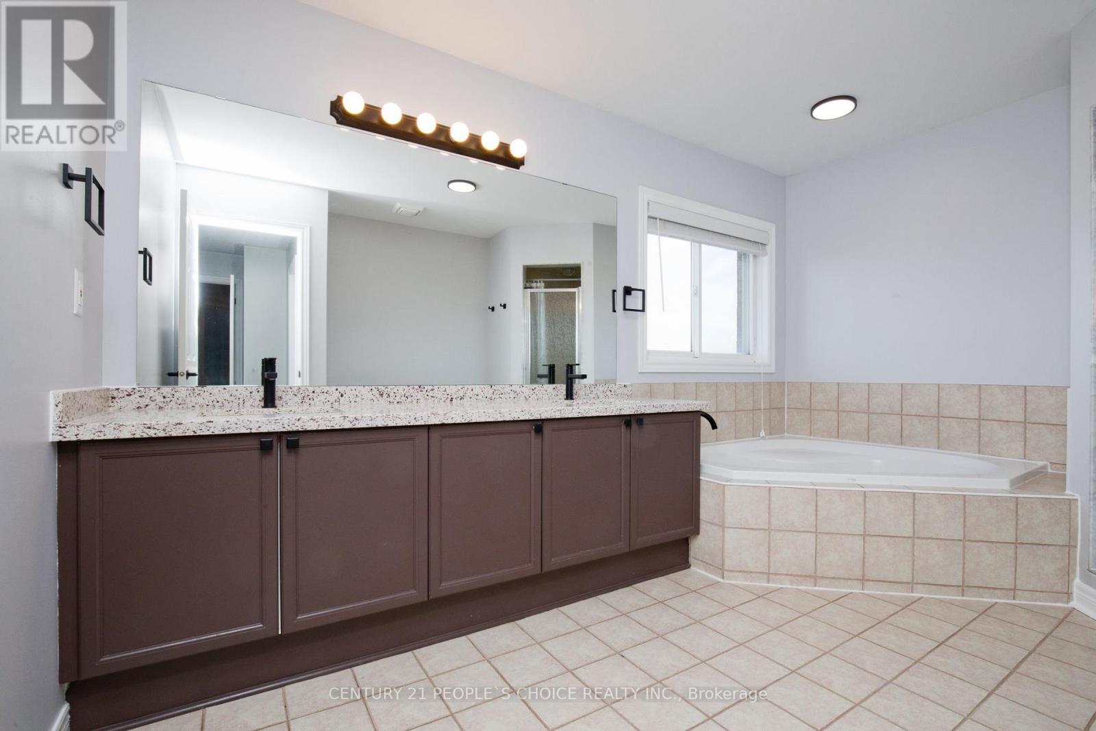 58 Collingwood Avenue, Brampton, Ontario  L7A 1L7 - Photo 24 - W13834890