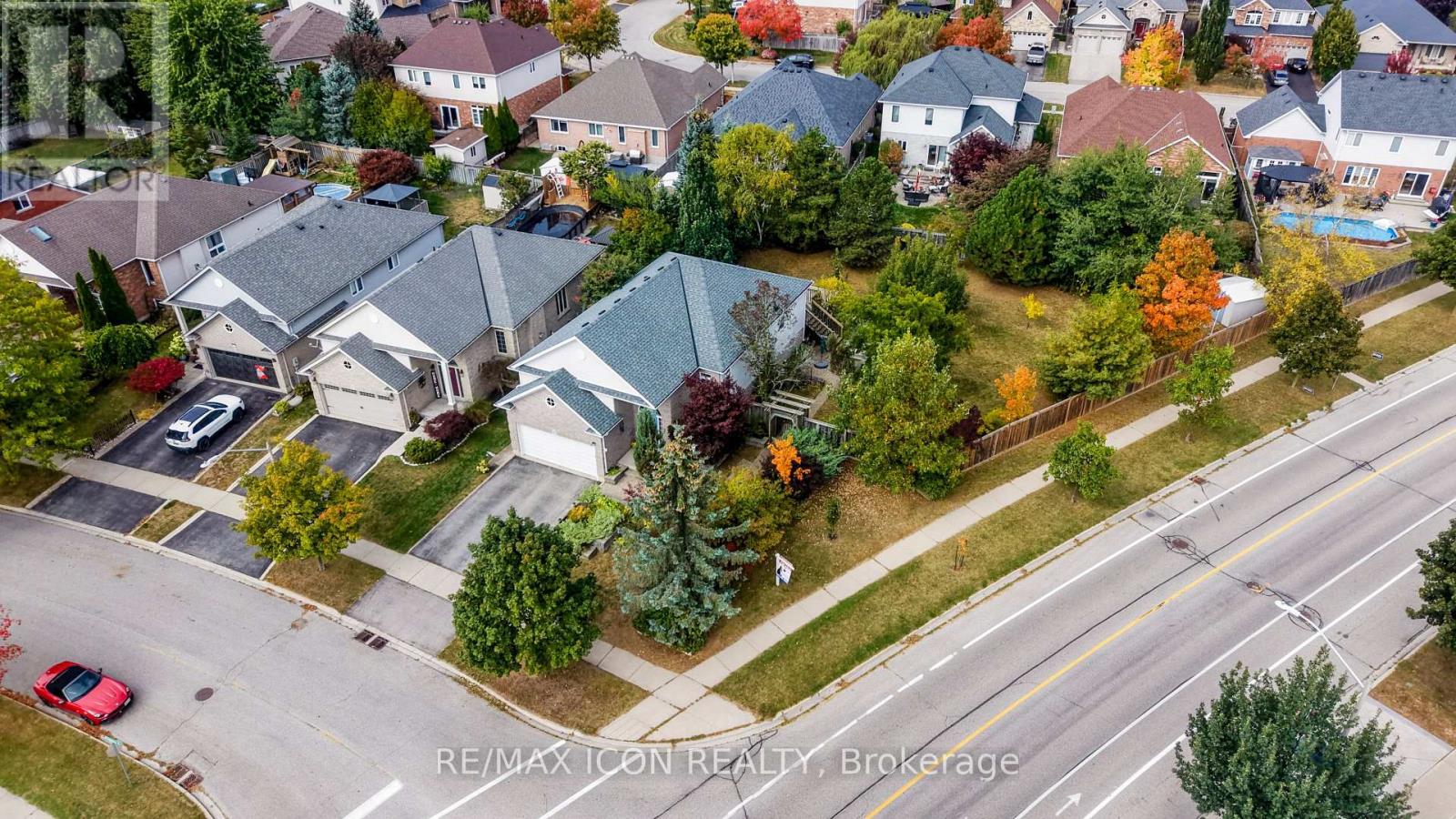 17 Kingsley Road, Halton Hills, Ontario  L7J 2Z5 - Photo 4 - W13839716