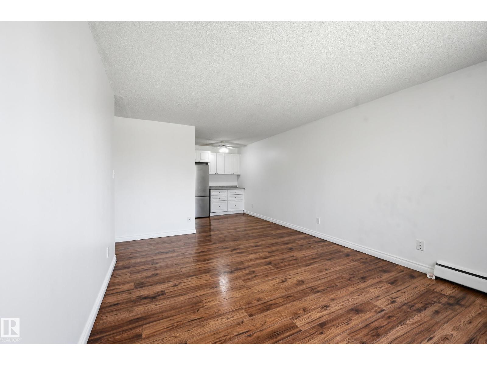 #305 10811 115 ST NW