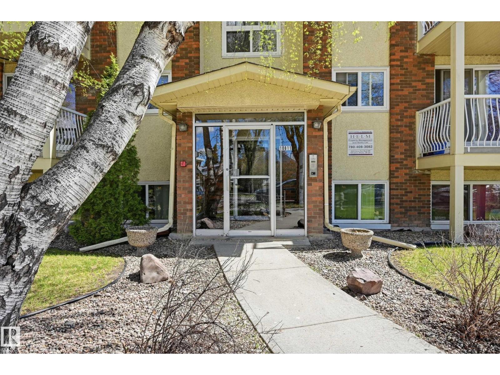 #305 10811 115 ST NW