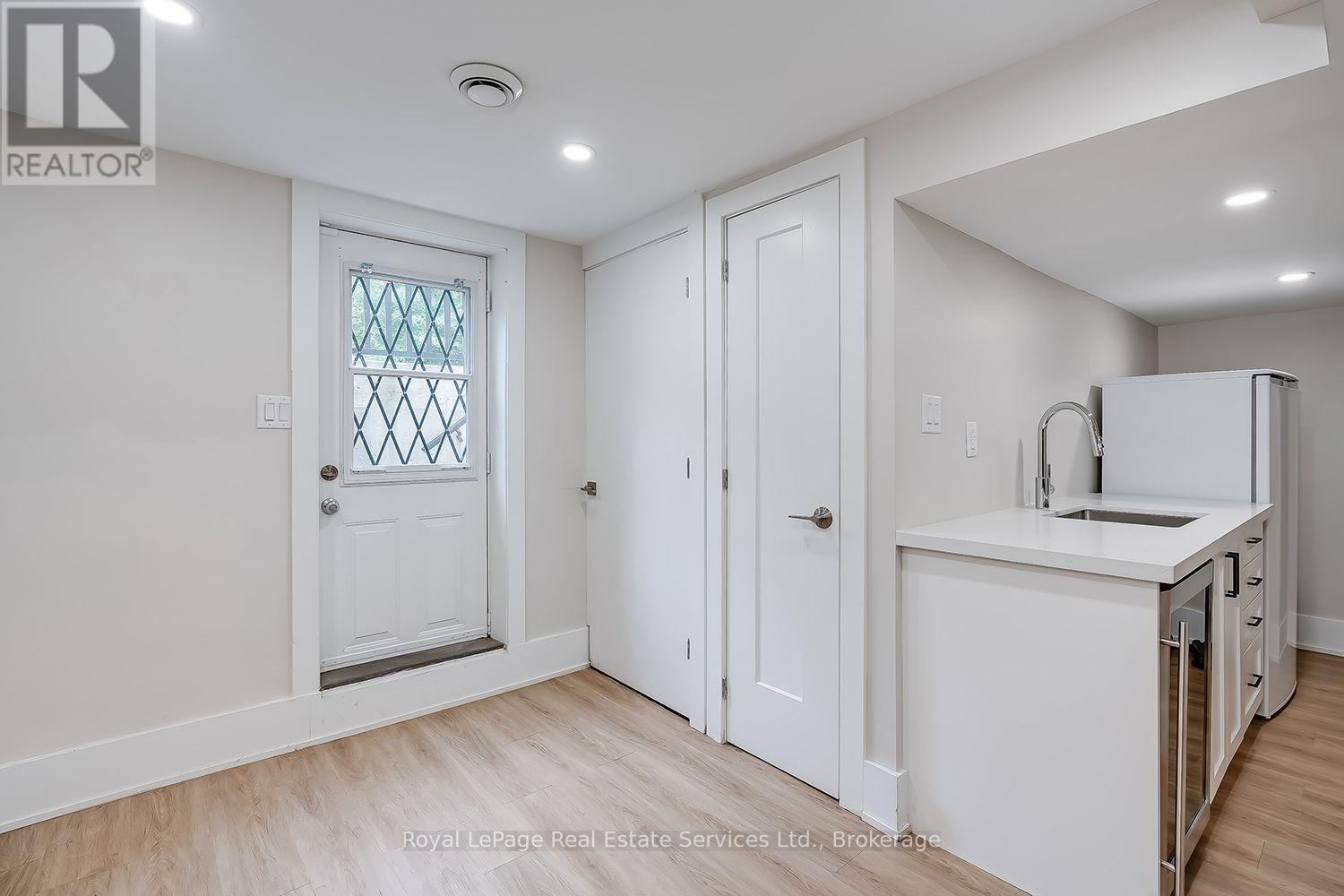 59 Fairwood Place E, Burlington, Ontario  L7T 2B7 - Photo 33 - W13765372