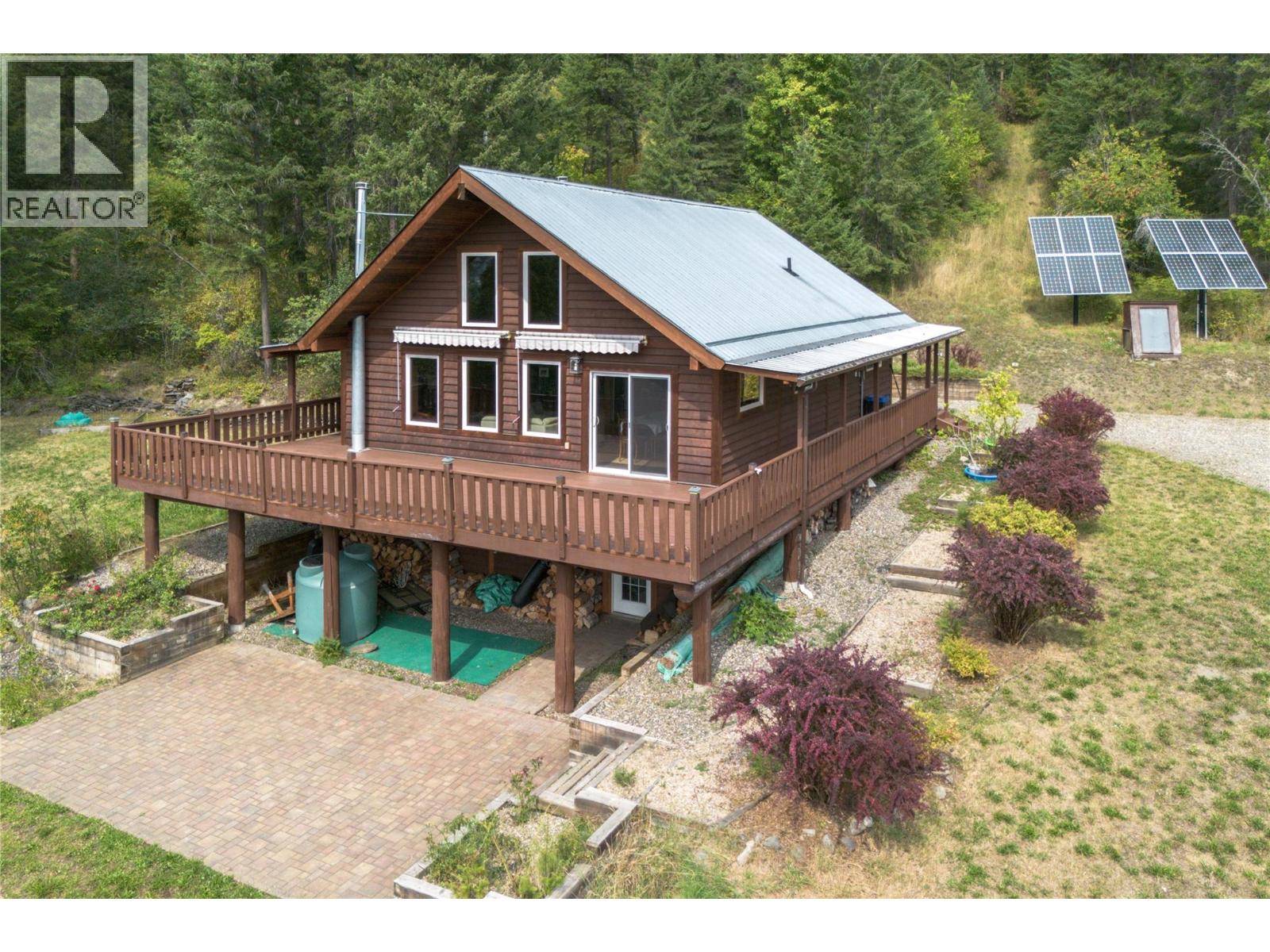 27 Pine Road, Cherryville, British Columbia
