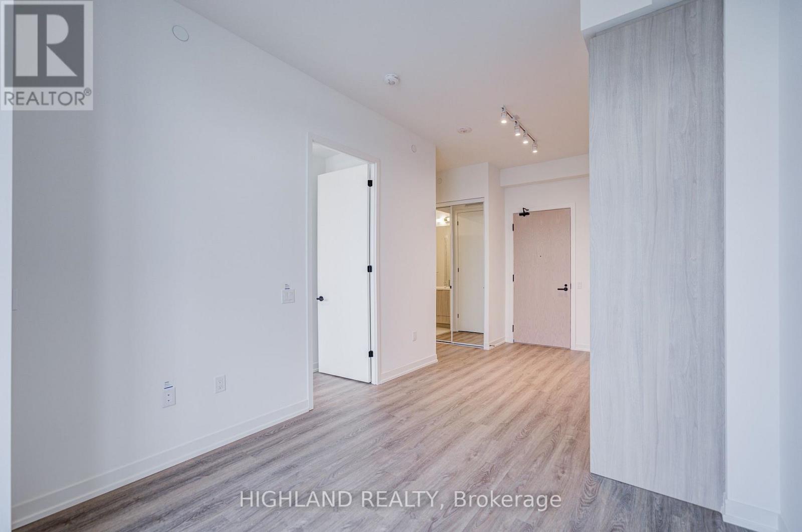 2705 - 8 Interchange Way, Vaughan, Ontario  L4K 0R2 - Photo 11 - N13840430