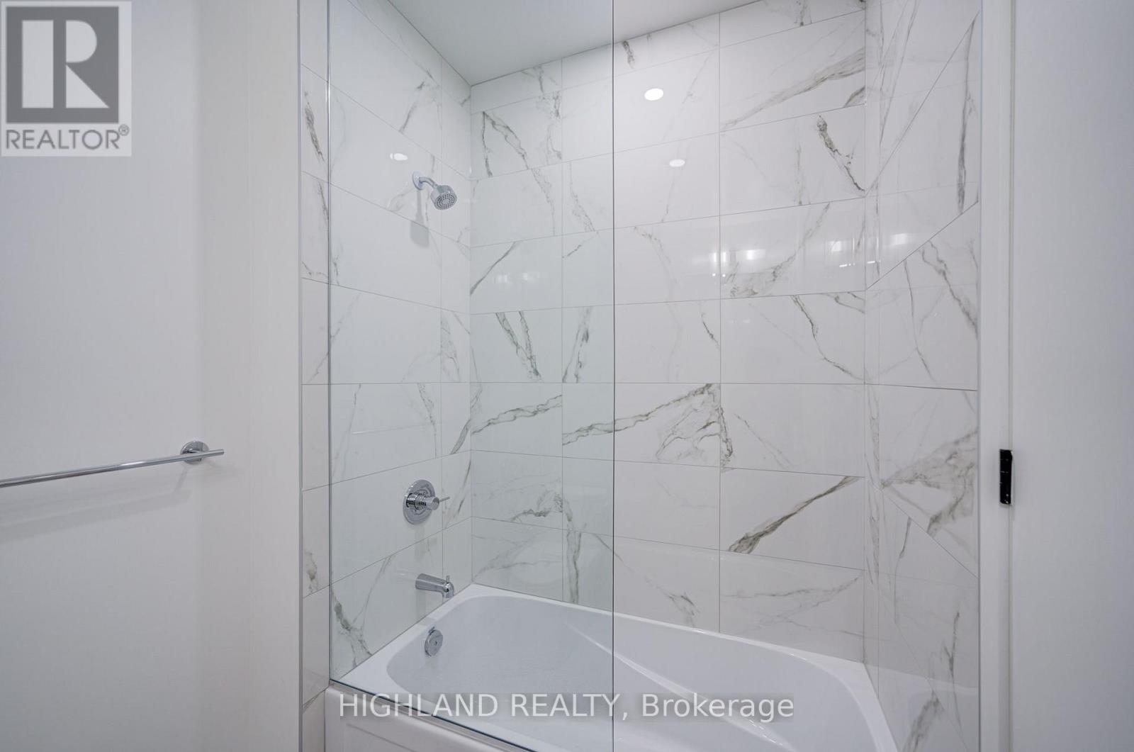 2705 - 8 Interchange Way, Vaughan, Ontario  L4K 0R2 - Photo 14 - N13840430