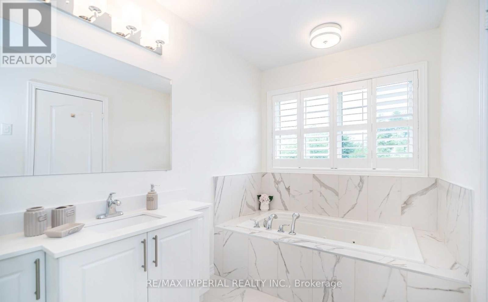 65 All Points Drive, Whitchurch-Stouffville, Ontario  L4A 0W5 - Photo 13 - N13840458
